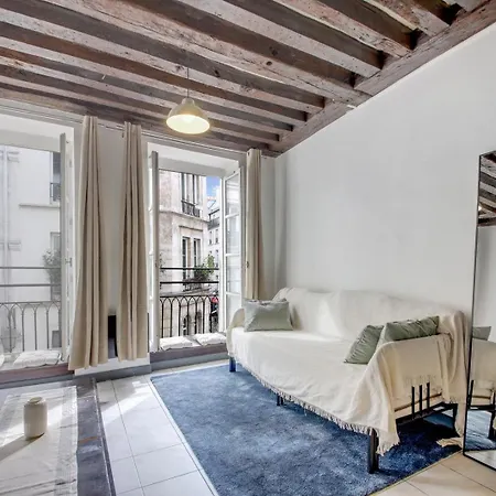 Apartment Marais Lombards Paris
